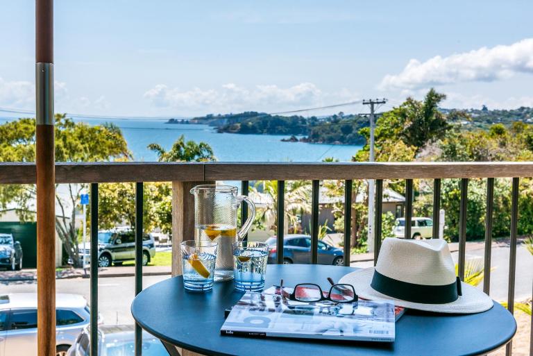 Moana on Waikare - You've Got It Maid - B&B Oneroa