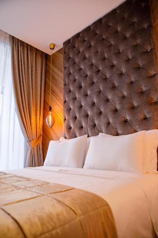 Dali Apartments Pupin Palace - B&B Novi Sad
