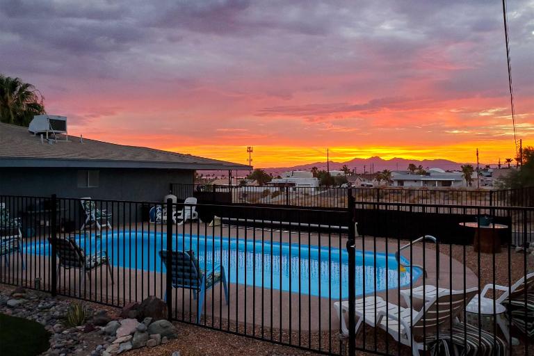 4 Mi to Beach: Lake Havasu Apartment w/ Pool! - B&B Lake Havasu City