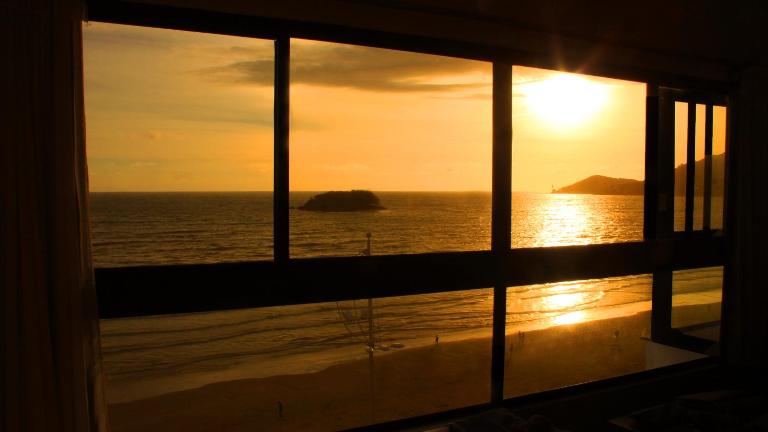 Totalmente de Frente ao Mar - B&B Balneário Camboriú