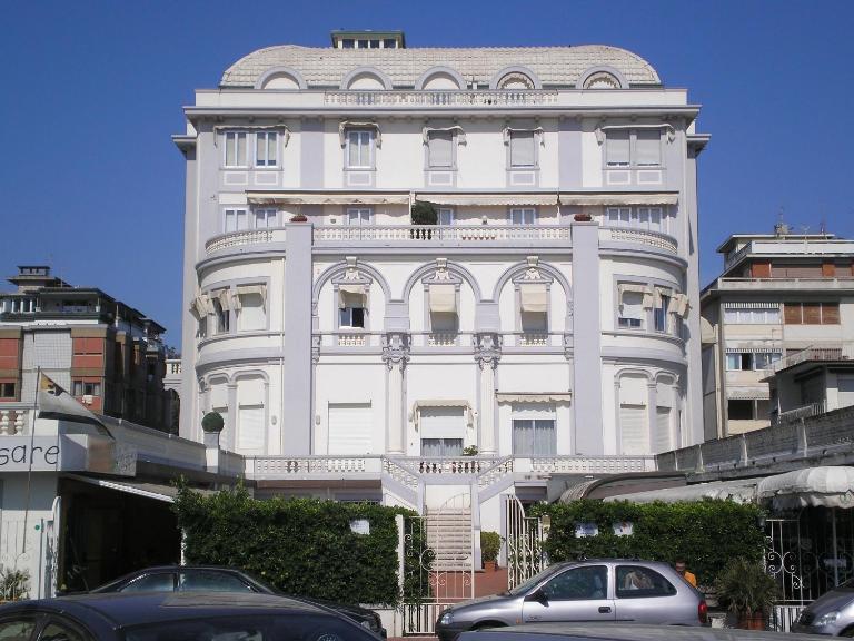 Centro Residenziale Maestoso - Ferienwohnung Viareggio