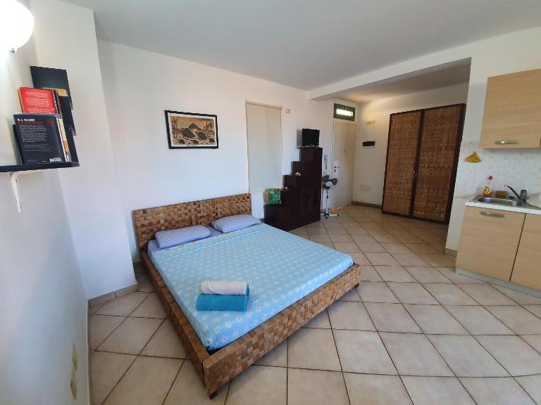 Holiday Properties Commercial Center - Wi-fi - B&B Santa Maria
