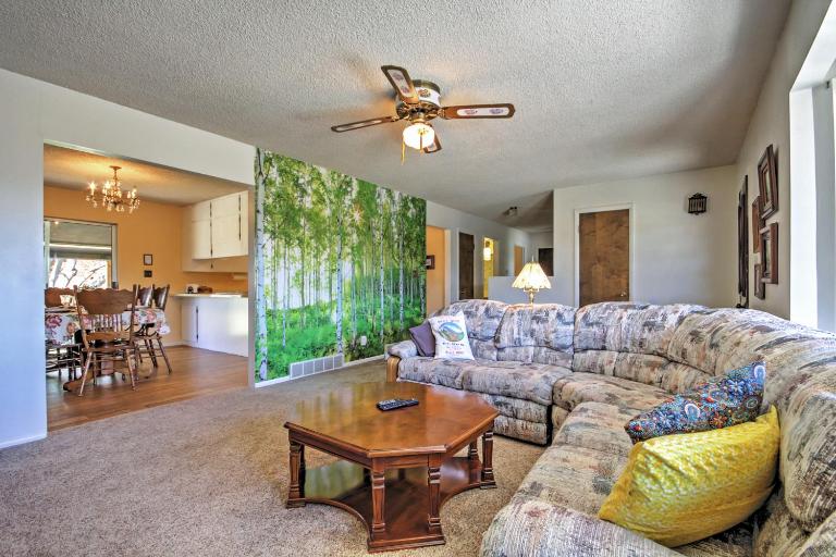 Bryce Canyon Area House w/ Mountain Views! - B&B Tropic