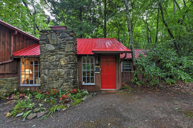 Creekside Cottage: Blue Ridge Mountain Escape! - B&B Candler