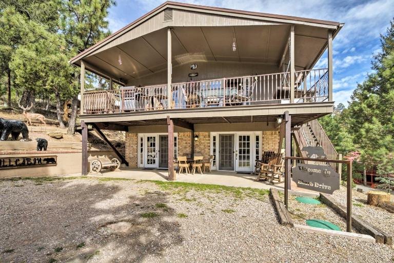 Cozy Ruidoso Cabin w/ Hot Tub & Game Room! - B&B Ruidoso