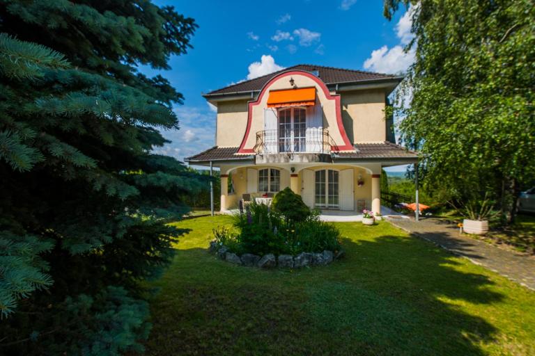 Villa Kalman Pansio - B&B Dunabogdány