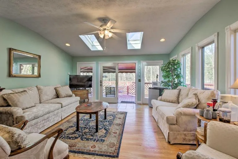 Damascus Home w/ Fire Pit & Views, Walk to Shops! - B&B Damascus