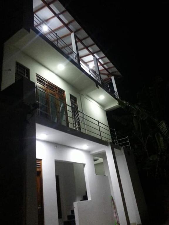 Maheeda Guest House - Ferienwohnung Weligama