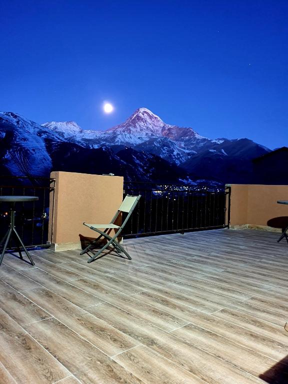 Nikolo Inn - B&B Stepantsminda
