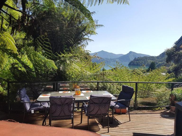 Perfect Small Bay Peaceful Beach. Great Fishing Boating Oysters - B&B Ohingaroa