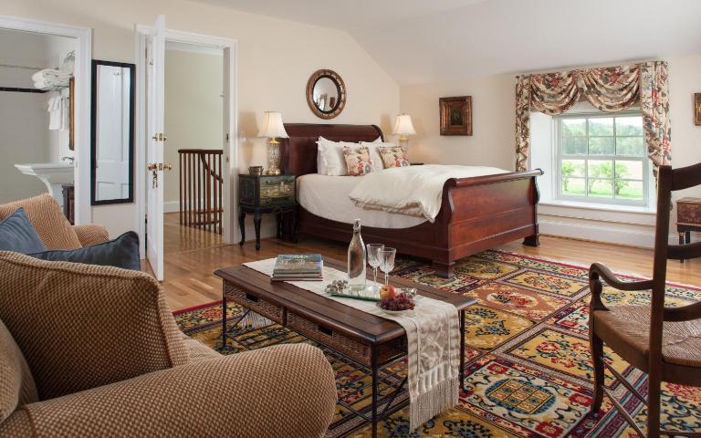 Inn at Warner Hall - Bed and Breakfast Gloucester