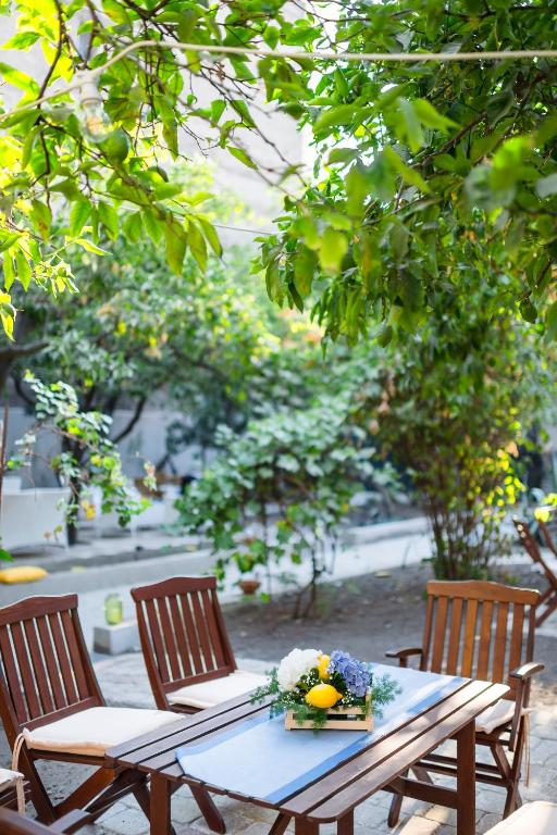 Il Giardino di Tonia - Oplontis Guest House - Bed & Garden - - B&B Torre Annunziata