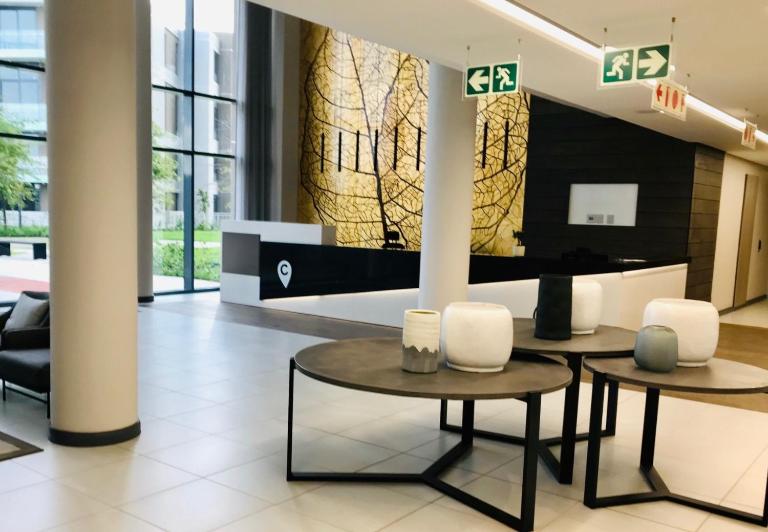 MENLYN MAINE - One Bedroom Penthouse - NO LOAD SHEDDING!! - B&B Pretoria