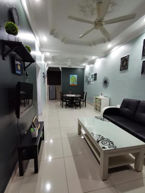 DF ZaheenulFitri Homestay (Muslim Homestay) - B&B Seremban