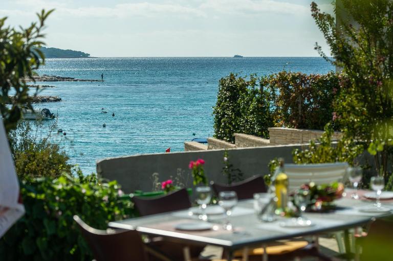 Sahara House Apartments - B&B Rogoznica