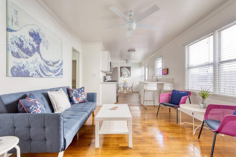 New Beach Jewel Bungalow - Bed and Breakfast Long Beach