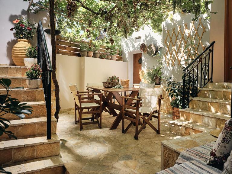 Joya Village House - Bed and Breakfast Agios Leontas