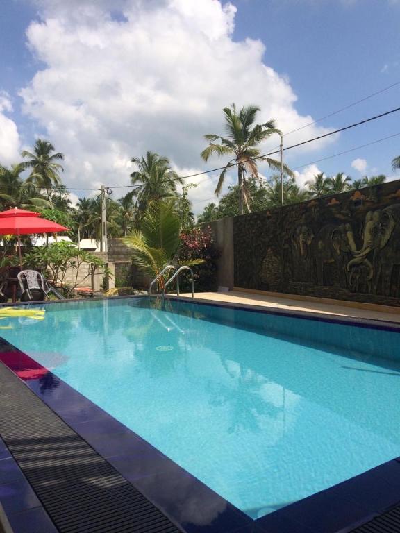 Tikkiries Guest House - B&B Hikkaduwa