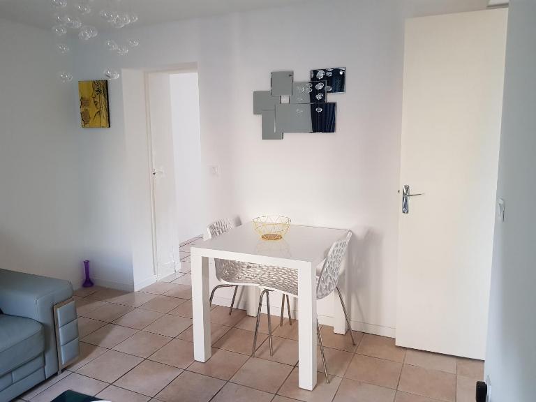 Jolie appartement moderne à Roanne - B&B Roanne