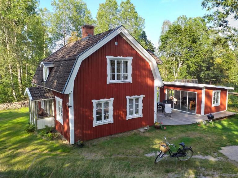 Bastanäs Rosenberg - B&B Linneryd