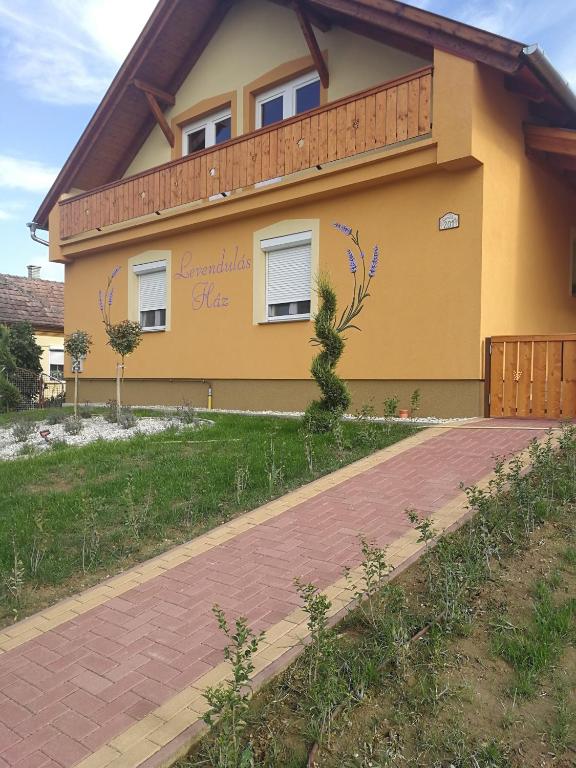 Levendulás ház - B&B Becsehely
