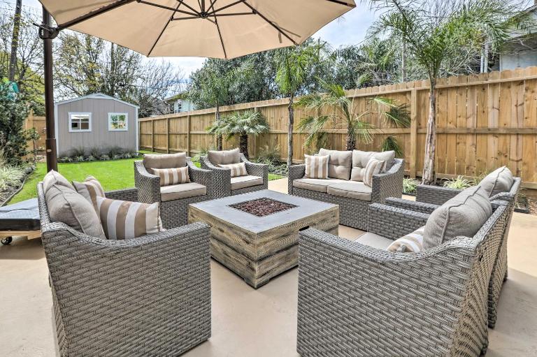 2 Blocks to Stewart Beach: Home w/ Backyard Oasis - Ferienwohnung Galveston