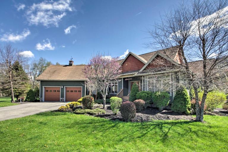 House w/ Deck, Fire Pit - 15 Mins to Snowshoe! - B&B Slaty Fork