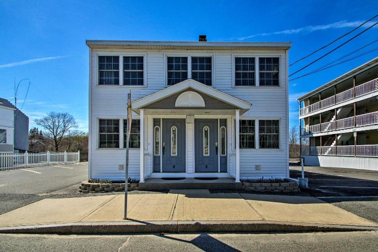 OOB Apt. - 1 Block to Bay, Half-Mile to Pier! - Bed and Breakfast Old Orchard Beach