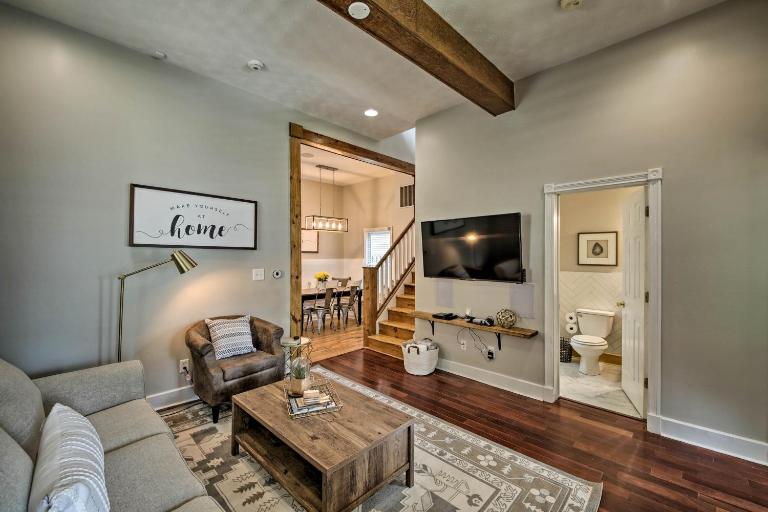 Updated Indianapolis Home, Walk to Lucas Oil! - B&B Indianapolis