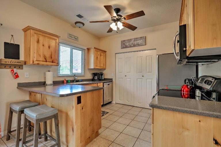 Kanab Condo w/ Pool & Patio, 30 Mi to Zion NP - B&B Kanab