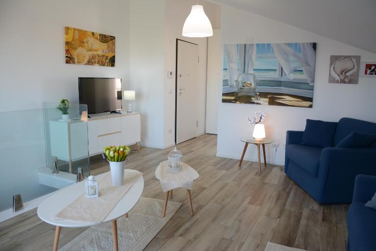 ATTICO MARIS 104 a due passi dalla spiaggia Free Wi Fi - Chambres d'hôtes Alghero