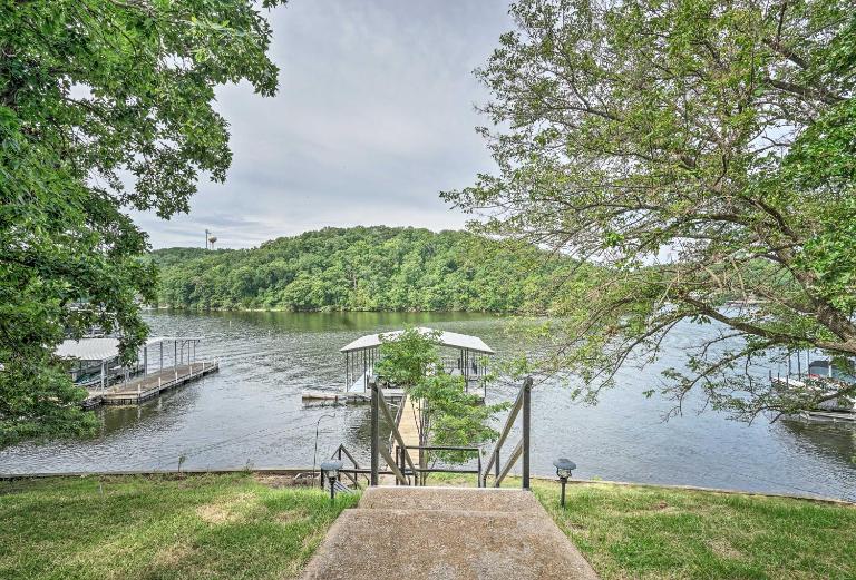 Private Dock: Waterfront Gem on Lake of the Ozarks - B&B Lake Ozark