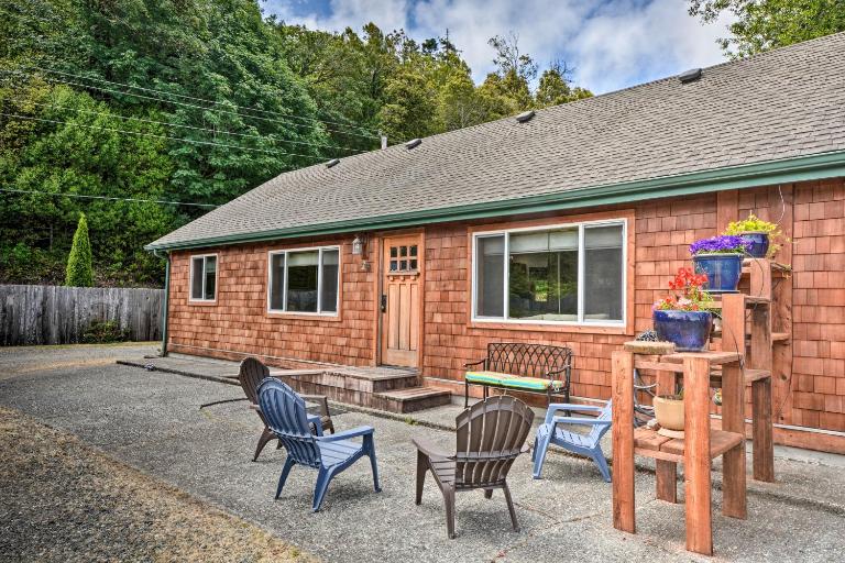 Gold Beach Apartment w/ Activities - 2 Mi to Ocean - B&B Gold Beach