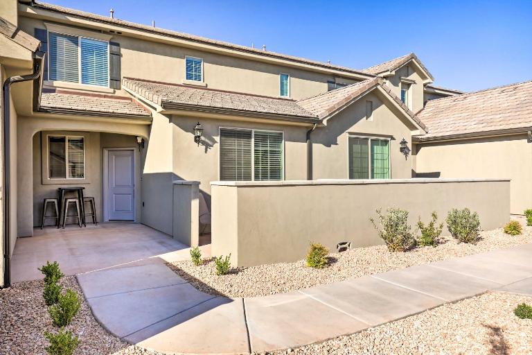 St George Area Townhome w/ Patio + Pool Access - B&B Washington