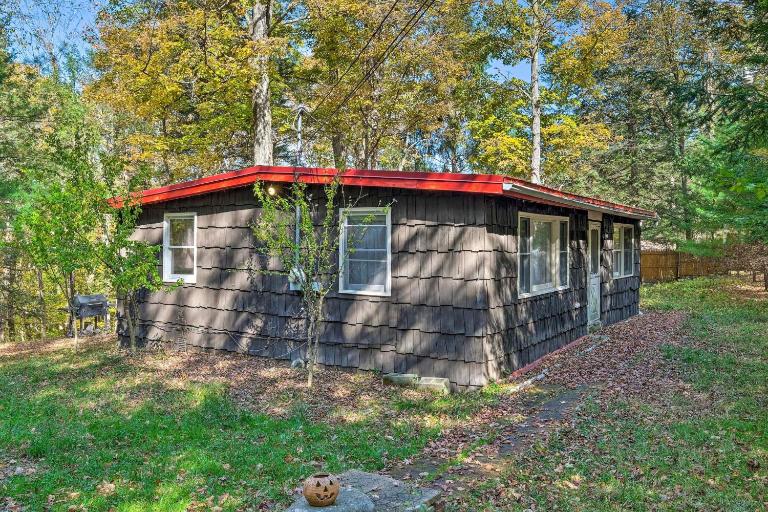 Catskill Mtn Home w/ Deck ~ 1 Miles to Zoom Flume! - B&B East Durham