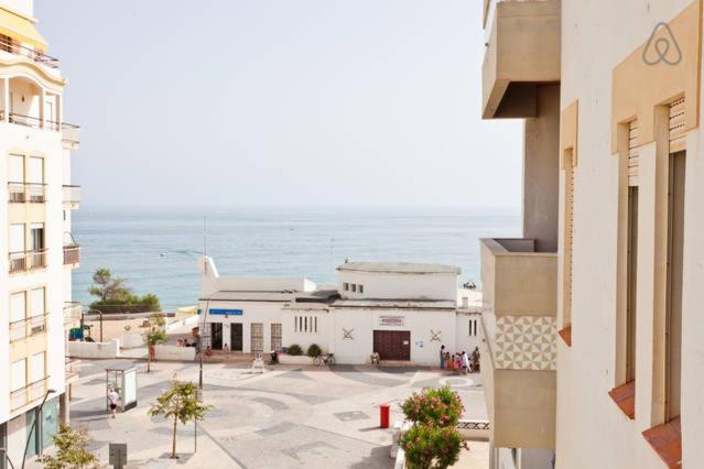 Armação de Pêra - Beach Apartment - Sea View- Walk to the Beach - Algarve - Bed and Breakfast Armação de Pêra