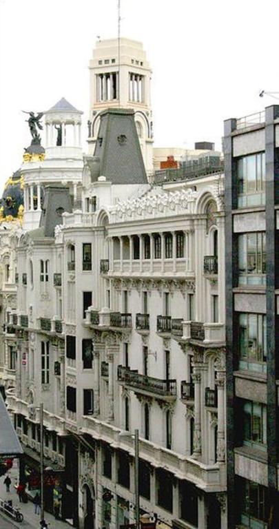 Hostal Delfina - B&B Madrid