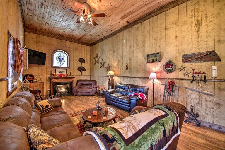'The Bovard Lodge' Rustic Cabin Near Ohio River! - Bed and Breakfast Florence