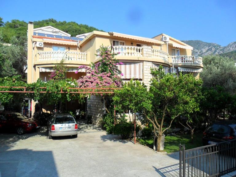 Apartments Kalluka - B&B Sveti Stefan