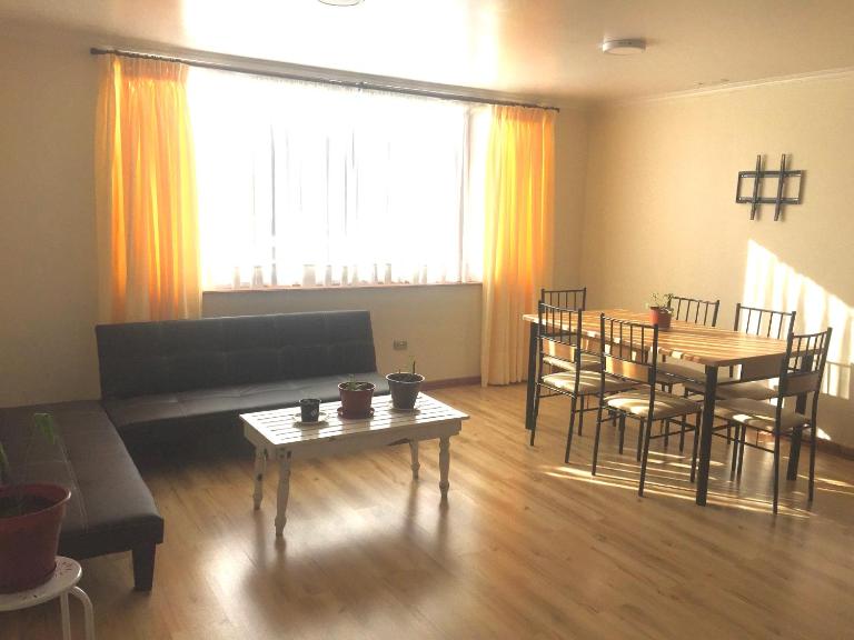 Departamento completo 70 mts2 (2 habs + 2 futones) - Centro Tomé - 6 personas max - Edificio Don Francisco - B&B Tomé