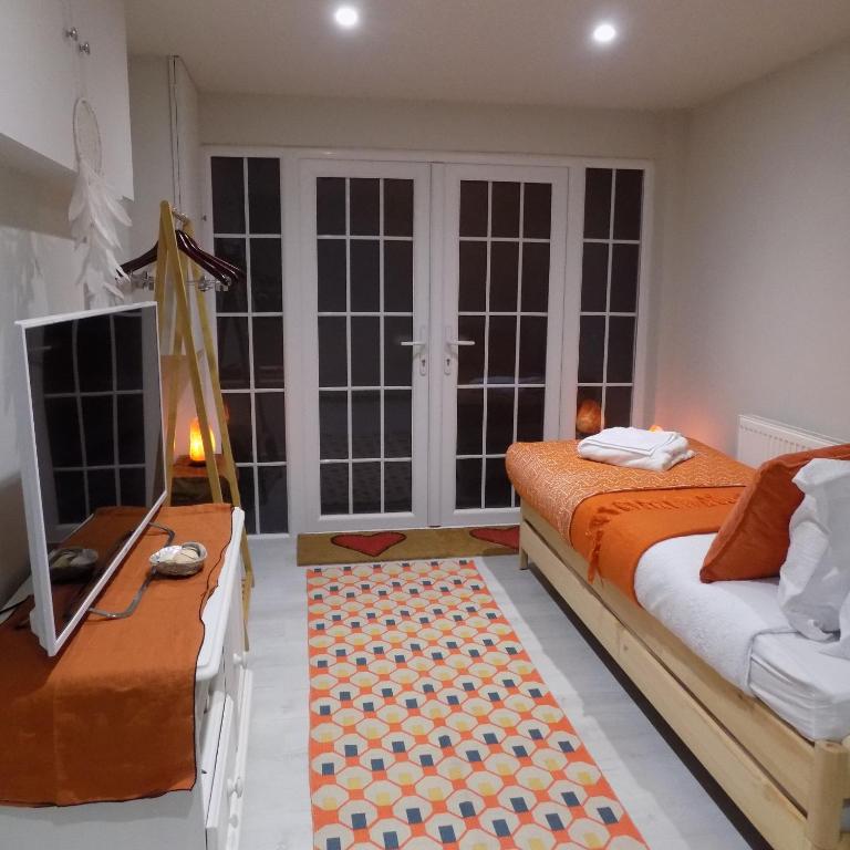Lavender Oaks Studio - B&B Worcester Park