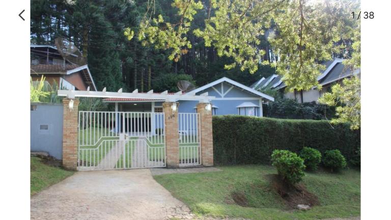 Casa Azul Campos do Jordão 4 km do centro turístico Capivari - B&B Campos do Jordão