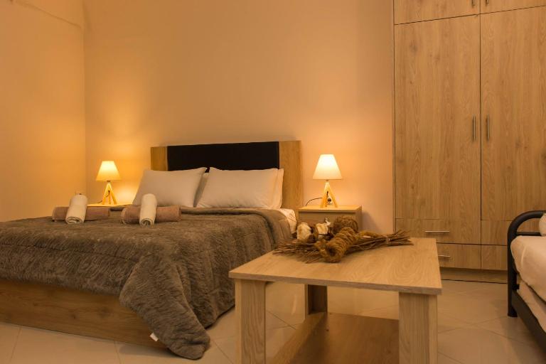 Central Luxury Studio - B&B Corinth