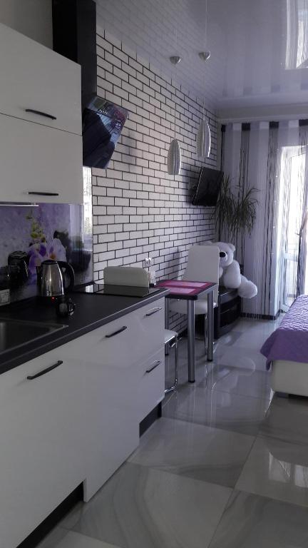 Апартаменты. Холодная гора, ул. Дудинской 1а. - Bed and Breakfast Charkov