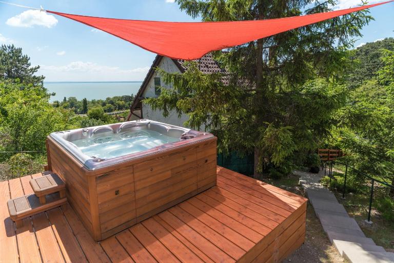 Soós Villa Balaton - B&B Balatongyörök