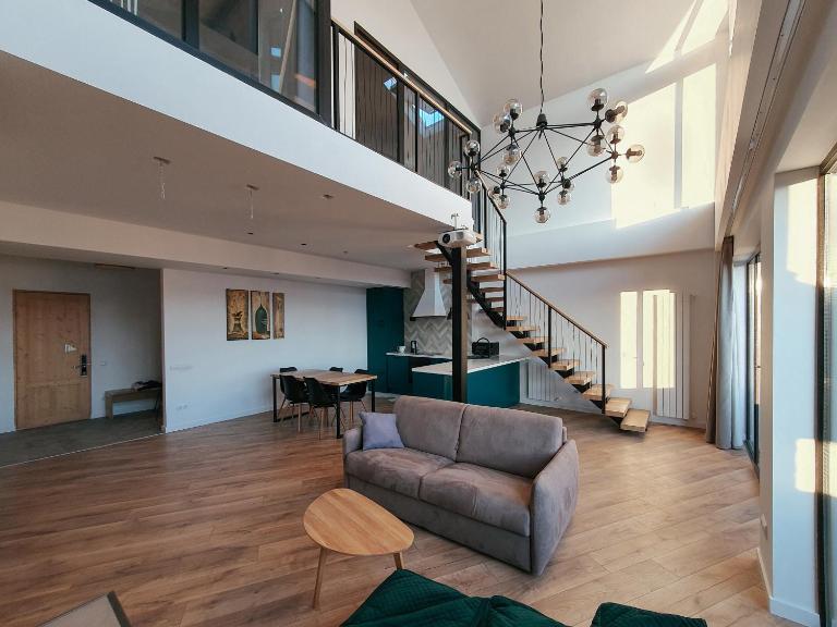 George Snow Apartments in New Gudauri - fireplace, 50m to Gondola lift - B&B Gudauri