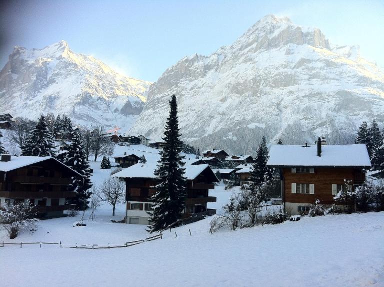 MOM - Alpine Boutique Apartments, Romantica, near Grindelwald Terminal - Ferienwohnung Grindelwald
