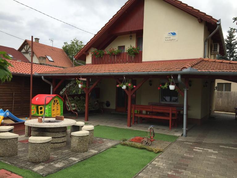 Tünde Vendégház - B&B Tiszakécske