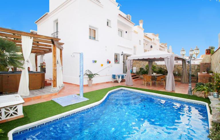 Villa Maite with Pool and Hot Tub SpainSunRentals 1057 - Ferienwohnung Nerja