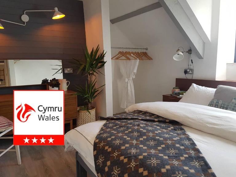 Hayloft Cottage - B&B Narberth